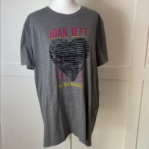 Joan Jet Maurices Charcoal Tee with Heart Motif size XL in great condition